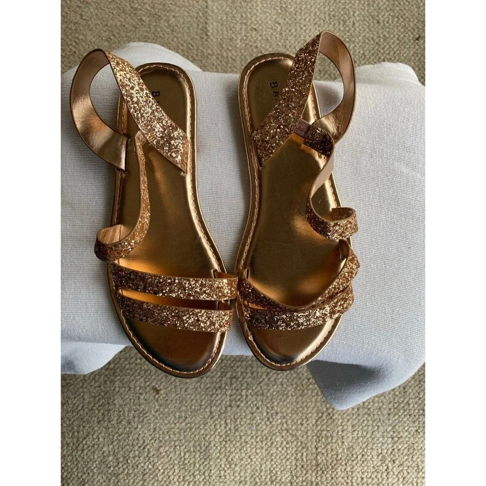 Women's Sandal Rose gold glittery Sandal with back straps for extra grip 8.5 NWT